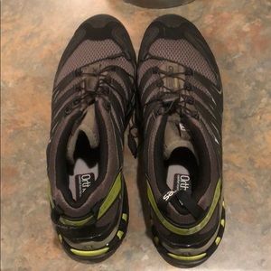 Mens Salomon mountain trail shoes